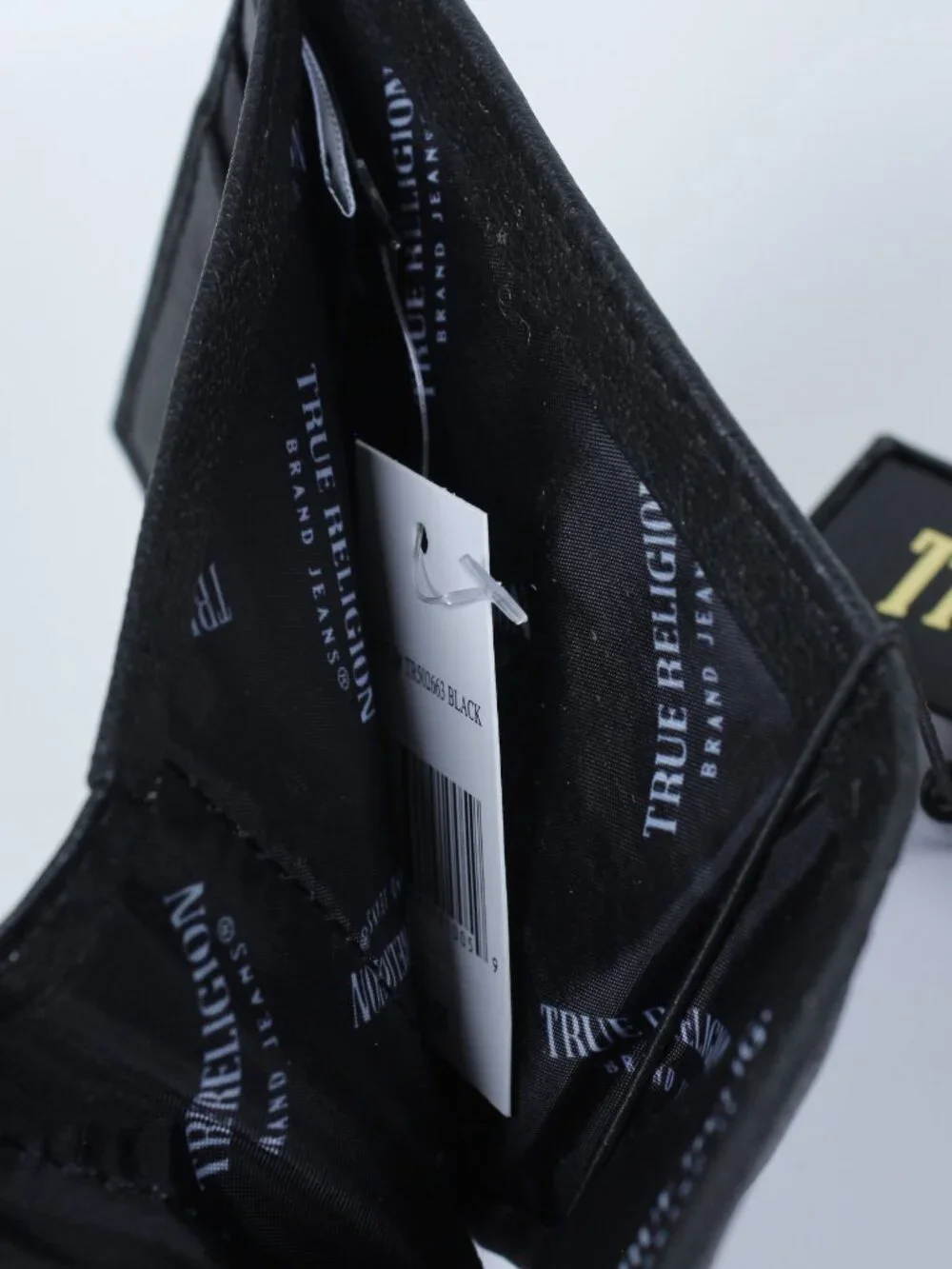True Religion Gift Set: Leather Wallet + Original Keychain (New in‎ Box)